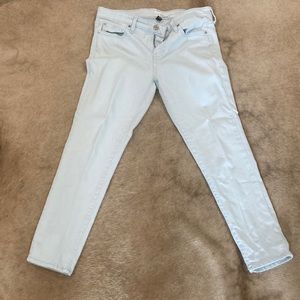 Gap girlfriend jeans in light blue size 6